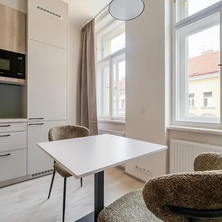 Nusle Residence By Blueground Apartamento